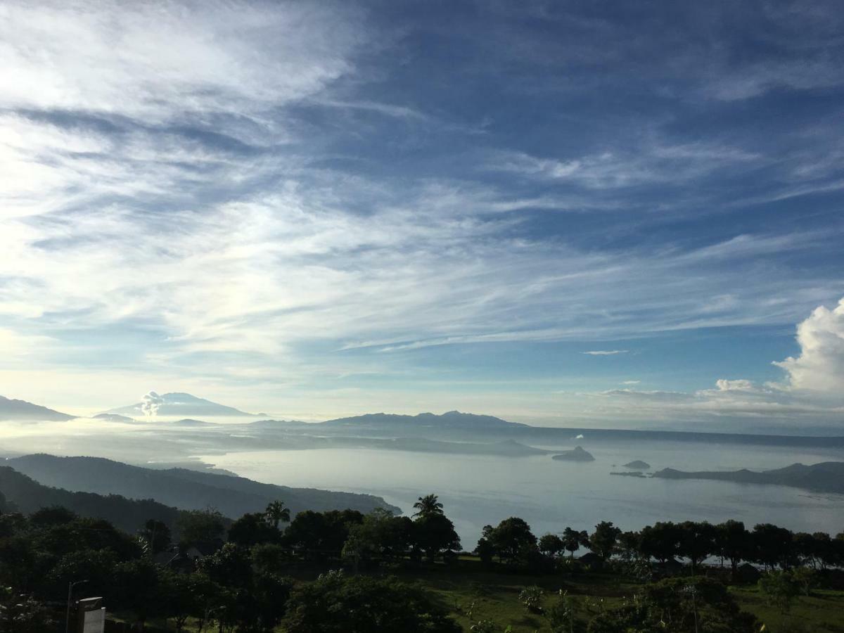 A Breath Taking View Of Taal Lake & Volcano Tagaytay City Exterior foto